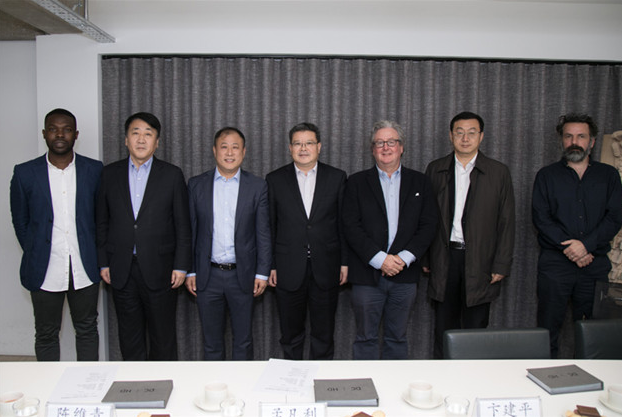 青島市長孟凡利對(duì)德才集團(tuán)英國DC-HD設(shè)計(jì)院走訪調(diào)研(圖4)