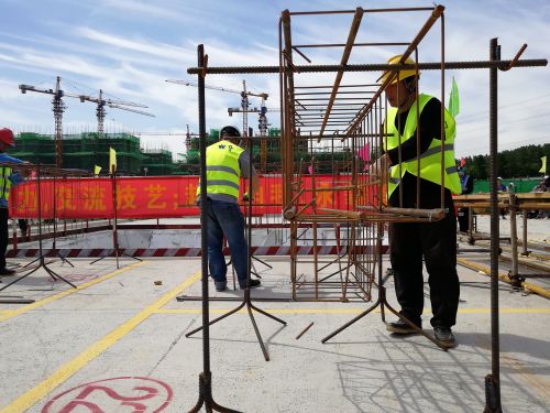 城陽(yáng)區(qū)舉辦建筑業(yè)職業(yè)技能大賽 比學(xué)趕幫超展工匠精神(圖4)