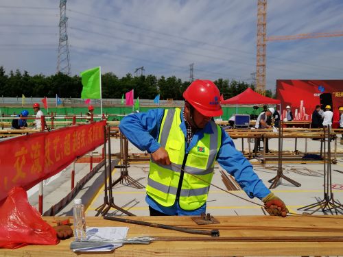 城陽(yáng)區(qū)舉辦建筑業(yè)職業(yè)技能大賽 比學(xué)趕幫超展工匠精神(圖5)