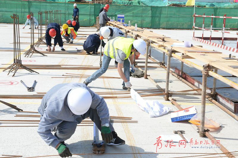 比速度拼質(zhì)量！青島農(nóng)民工建筑技能大比拼(圖3)