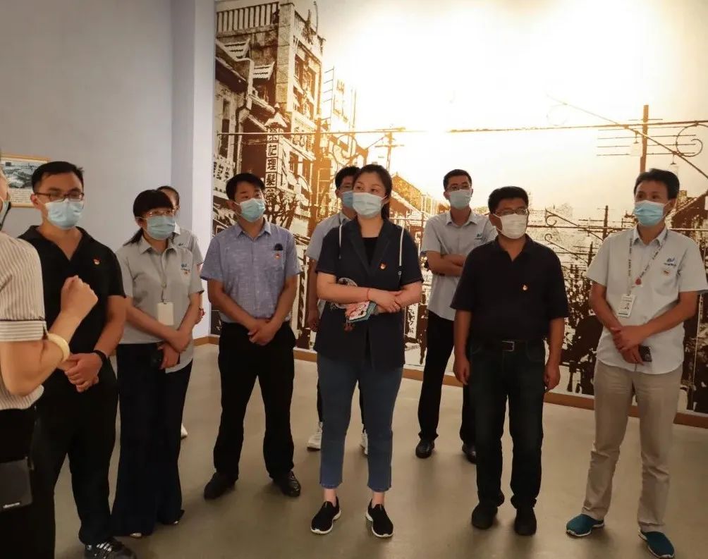 銘記黨史，砥礪前行|支部共建走進(jìn)青島市博物館(圖2)