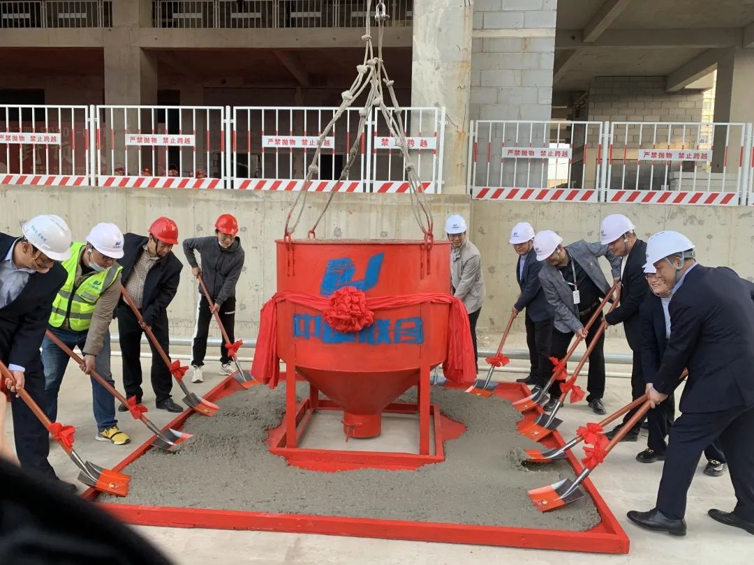 傾心匠筑，未來可期|德才創(chuàng)新中心辦公樓喜封金頂(圖3)